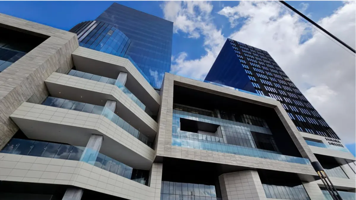 Centro Svenson Satélite Plaza Samara